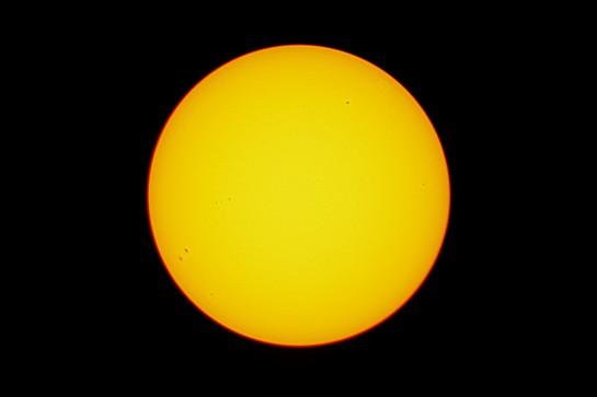 撮影日時：2014/04/29 10:04 ｼｰﾆﾝｸﾞ:普通､快晴 露出1/50秒の写真をRegiStax6にて66枚合成 望遠鏡：ﾋﾞｸｾﾝNA120SWT(D=120mm,f=800mm)Ｆ6.7屈折 40mm接眼拡大撮影､対物用太陽金属ﾒｯｷｶﾞﾗｽﾌｨﾙﾀｰ(白色光) カメラ：Canon Eos Kiss X3 iso100